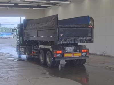 Isuzu GIGA