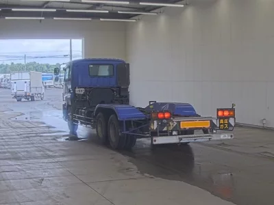 Isuzu GIGA