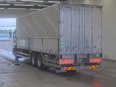 Isuzu GIGA