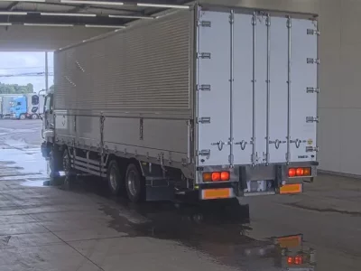 Isuzu GIGA