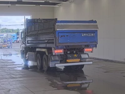 Isuzu GIGA