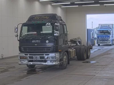 Isuzu GIGA