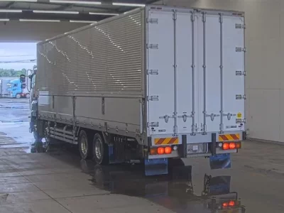 Isuzu GIGA