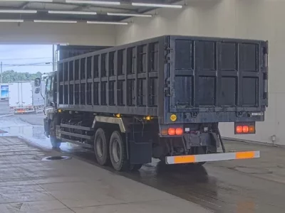 Isuzu GIGA