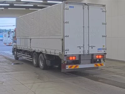 Isuzu GIGA