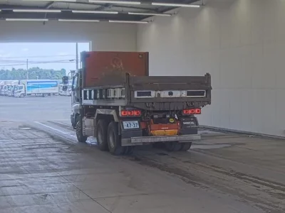 Isuzu GIGA