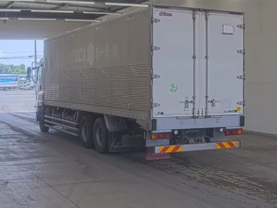 Isuzu GIGA