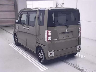 Toyota PIXIS MEGA
