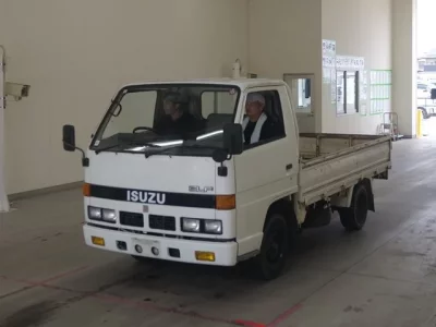 Isuzu ELF