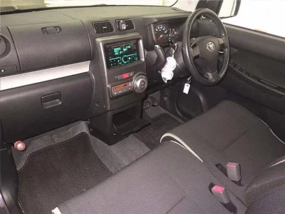 Toyota PIXIS SPACE