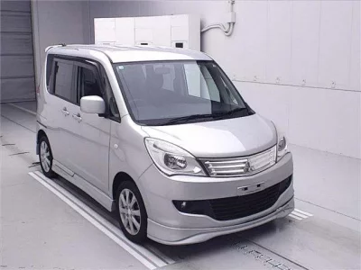 Mitsubishi DELICA D2