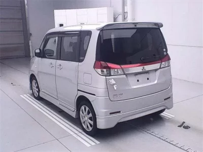 Mitsubishi DELICA D2