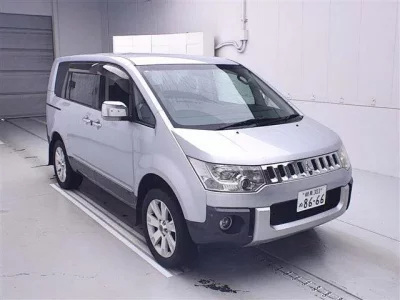 Mitsubishi DELICA D5