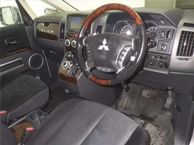 Mitsubishi DELICA D5