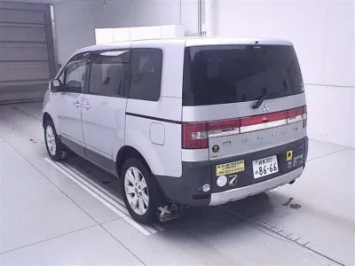 Mitsubishi DELICA D5