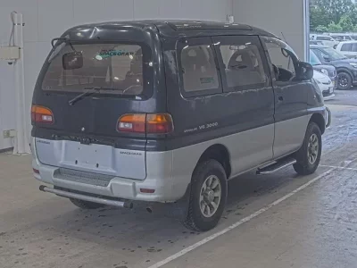 Mitsubishi DELICA