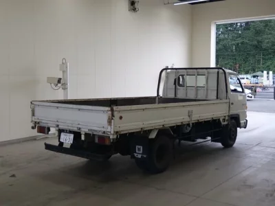 Isuzu ELF TRUCK