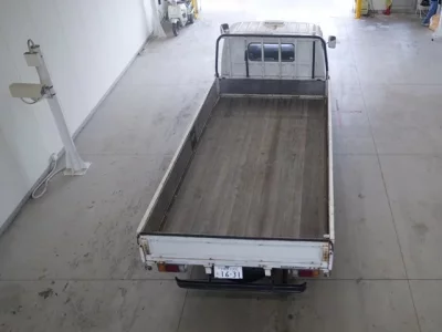 Isuzu ELF TRUCK