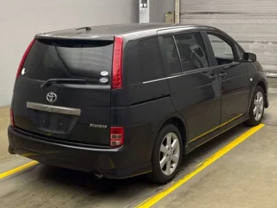 Toyota ISIS