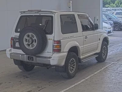 Mitsubishi PAJERO