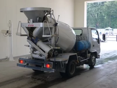 Isuzu TRUCK