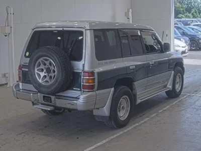 Mitsubishi PAJERO