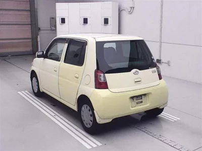 Daihatsu Esse