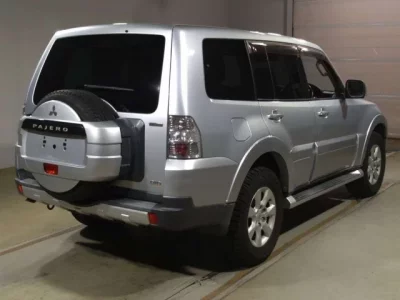 Mitsubishi PAJERO
