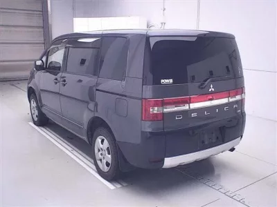 Mitsubishi DELICA D5