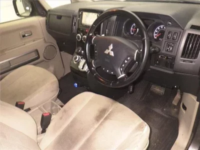 Mitsubishi DELICA D5