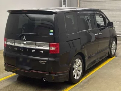 Mitsubishi DELICA D5