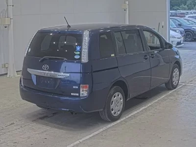 Toyota ISIS