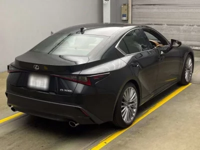 Lexus IS