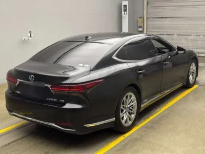 Lexus LS