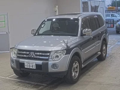 Mitsubishi PAJERO