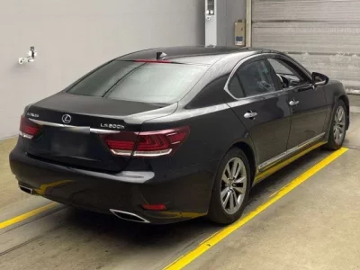 Lexus LS