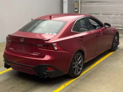 Lexus IS