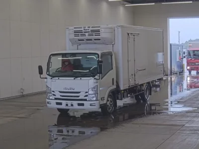Isuzu ELF