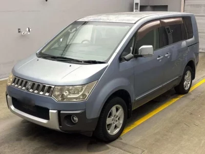 Mitsubishi DELICA D5