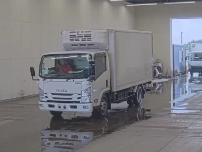 Isuzu ELF