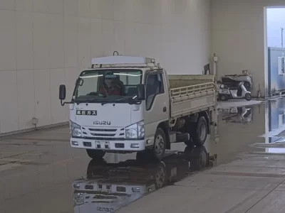 Isuzu ELF