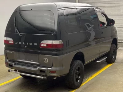 Mitsubishi DELICA