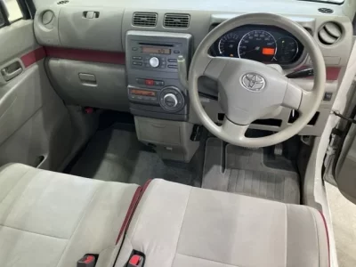 Toyota PIXIS SPACE