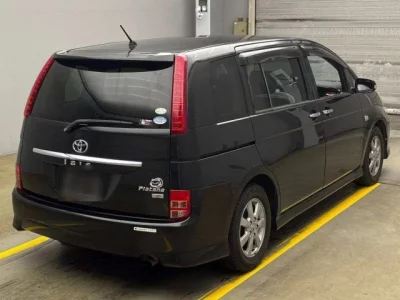 Toyota ISIS