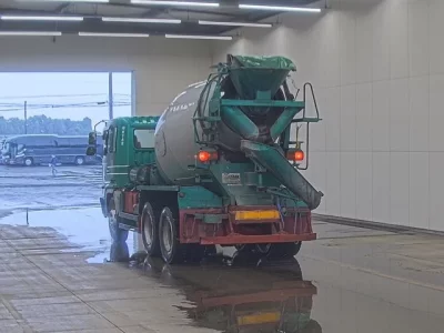 Hino TRUCK
