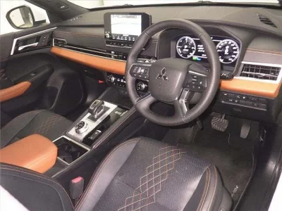 Mitsubishi OUTLANDER PHEV