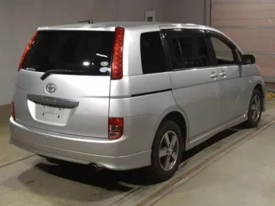 Toyota ISIS