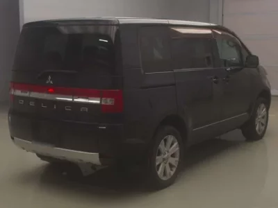 Mitsubishi DELICA D5