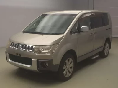 Mitsubishi DELICA D5