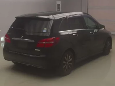 Mercedes-Benz B CLASS
